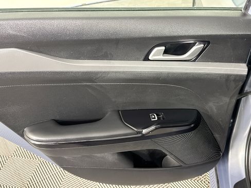 Used 2022 Kia K5 LXS FWD image 24