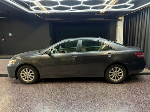 Used 2010 Toyota Camry FWD image 4
