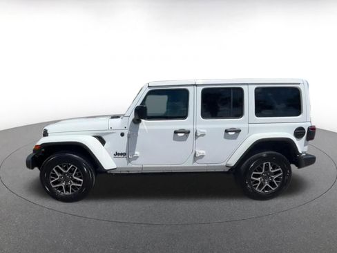 Used 2025 Jeep Wrangler Sahara image 9