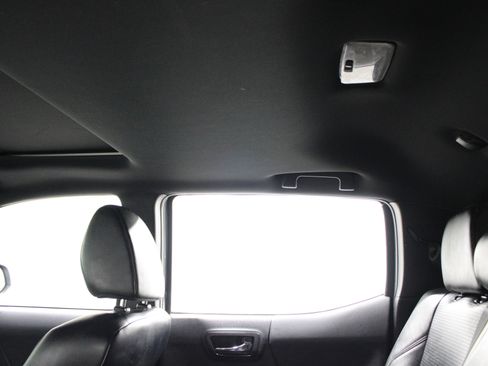 Used 2022 Toyota Tacoma TRD Sport image 23