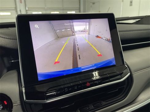 Used 2024 Jeep Compass Limited image 24