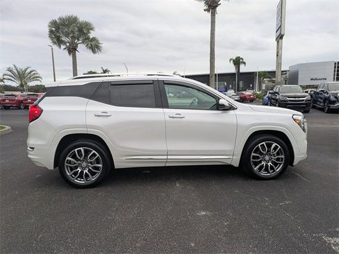 Used 2022 GMC Terrain Denali w/ Denali Premium Package image 3