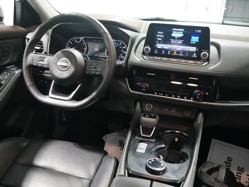 Used 2023 Nissan Rogue SL image 18