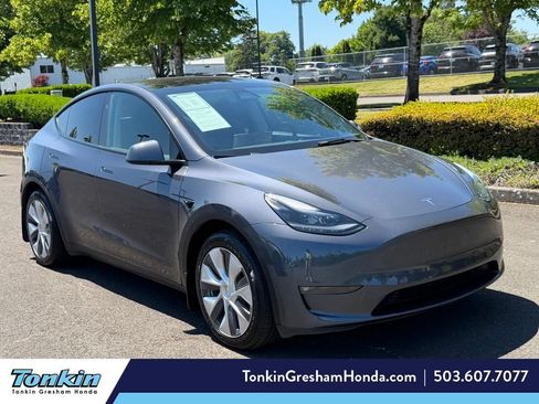 Used 2023 Tesla Model Y Long Range AWD/4WD image 1