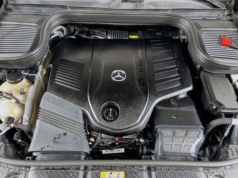 Used 2021 Mercedes-Benz GLS 450 4MATIC image 33