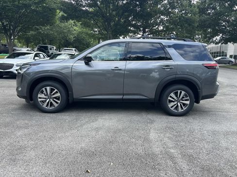 New 2026 Nissan Pathfinder SL FWD image 4