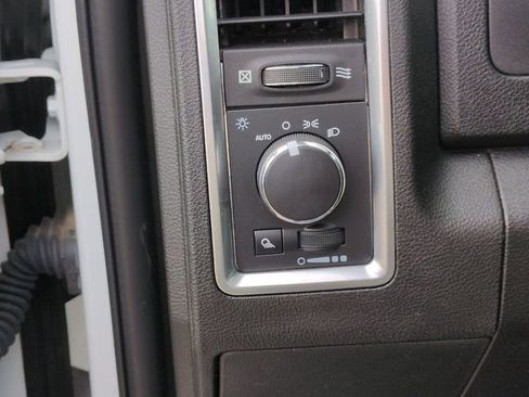 Used 2022 RAM 1500 Classic SLT image 19