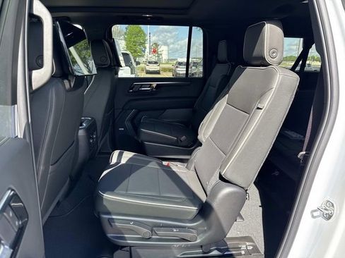 New 2026 Chevrolet Suburban Premier RWD image 16