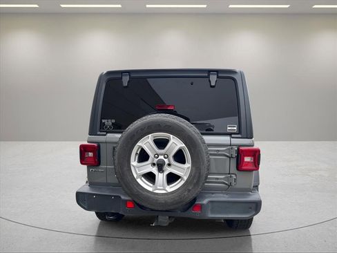 Used 2018 Jeep Wrangler Unlimited Sport S AWD/4WD image 6