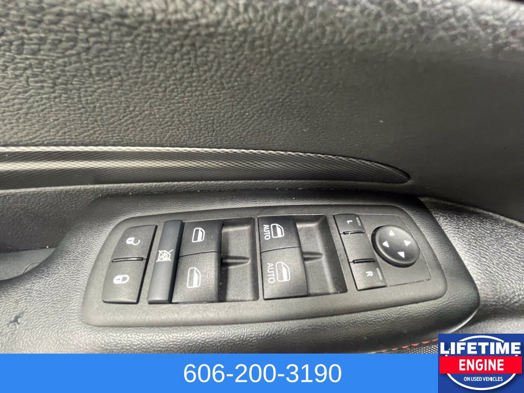Used 2025 Dodge Durango GT AWD/4WD image 17