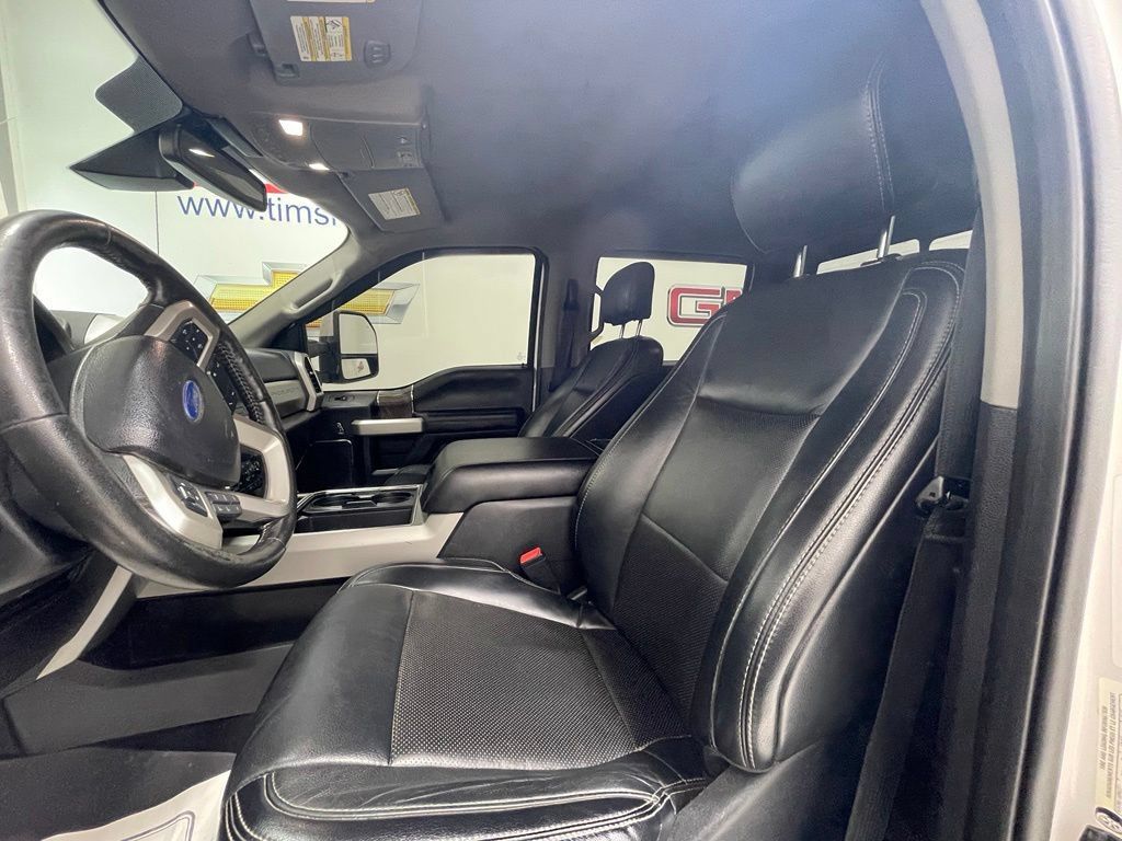 Used 2019 Ford F250 Lariat w/ Lariat Ultimate Package AWD/4WD image 19