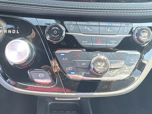 New 2026 Chrysler Pacifica Select image 19