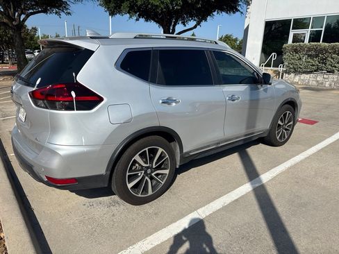 Used 2019 Nissan Rogue SL FWD image 3