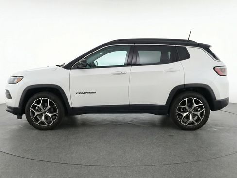 Used 2025 Jeep Compass Limited AWD/4WD image 5