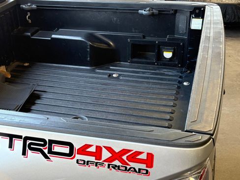 Used 2023 Toyota Tacoma TRD Off-Road w/ Technology Package AWD/4WD image 39