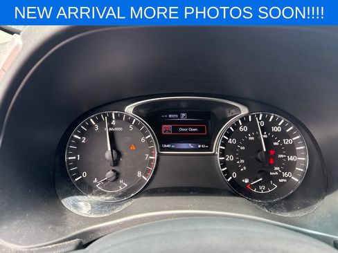 Used 2016 Nissan Pathfinder Platinum AWD/4WD image 14