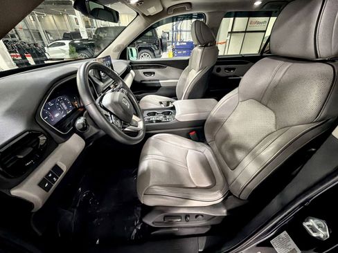 Used 2023 Honda Pilot Elite image 13