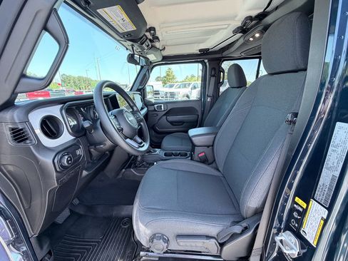 Used 2025 Jeep Gladiator Sport AWD/4WD image 20