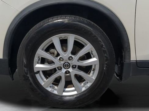 Certified 2020 Nissan Rogue SV image 10