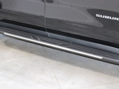 Used 2022 Chevrolet Suburban Premier RWD image 13
