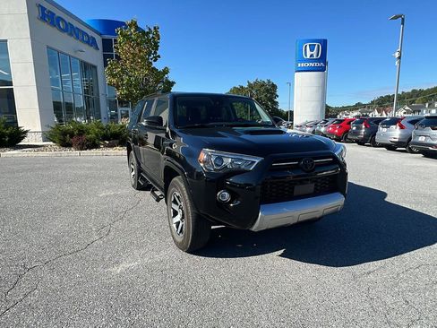 Used 2023 Toyota 4Runner TRD Off-Road Premium w/ Off Road Premium Plus Package image 2