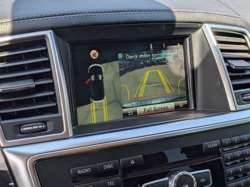 Used 2016 Mercedes-Benz GL 450 4MATIC image 17