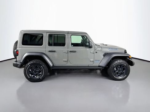 Used 2023 Jeep Wrangler Unlimited w/ Cold Weather Group AWD/4WD image 5