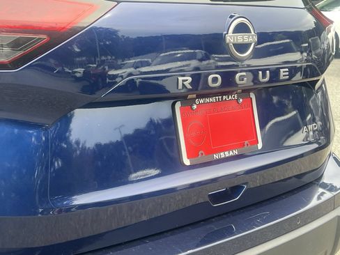 Used 2025 Nissan Rogue SV AWD/4WD image 29