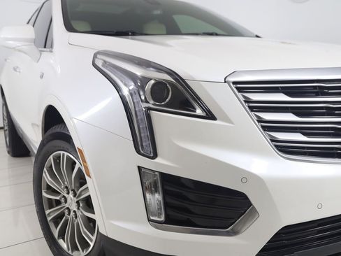 Used 2018 Cadillac XT5 Luxury w/ Driver Awareness Package FWD image 18