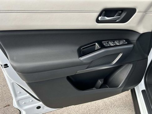 New 2026 Nissan Pathfinder SL w/ SL Premium Package AWD/4WD image 15