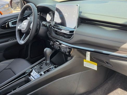 New 2026 Jeep Compass Latitude image 13