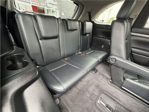 Used 2017 Toyota Highlander SE FWD image 33