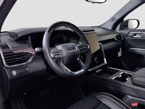 New 2026 GMC Acadia Denali w/ Super Cruise Package AWD/4WD image 9