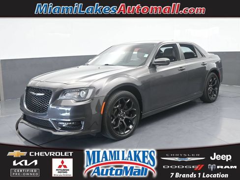Used 2020 Chrysler 300 S w/ S Model Appearance Package RWD image 1