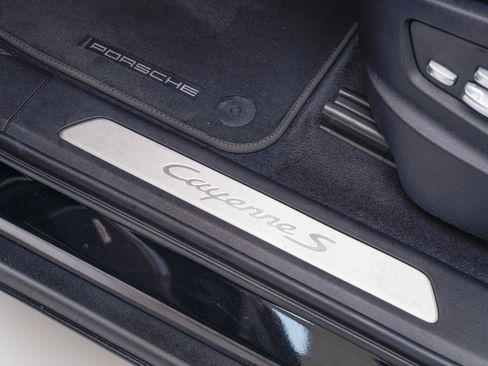 Used 2021 Porsche Cayenne S image 14