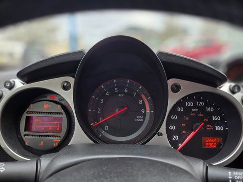 Used 2019 Nissan 370Z w/ Sport Package RWD image 17