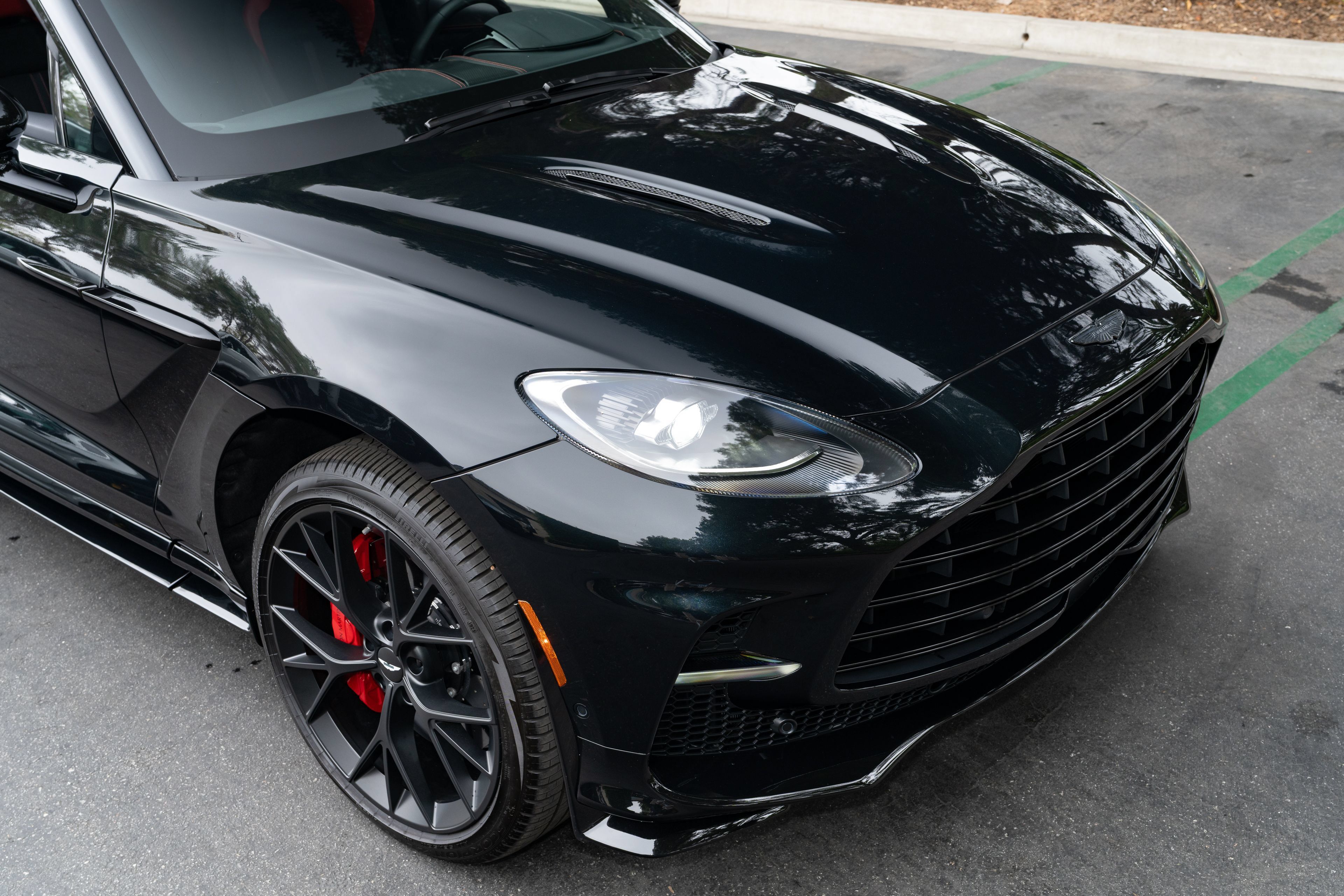 Used 2025 Aston Martin DBX 707 AWD/4WD image 9