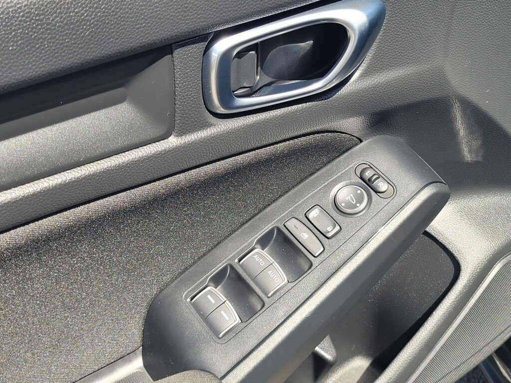 Certified 2025 Honda Civic Sport image 13