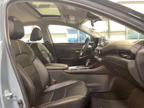 Used 2024 Nissan Sentra SR w/ SR Premium Package image 20