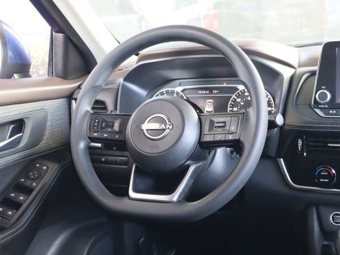 Used 2023 Nissan Rogue SV FWD image 28