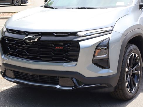 New 2026 Chevrolet Equinox RS w/ Convenience Package III FWD image 5
