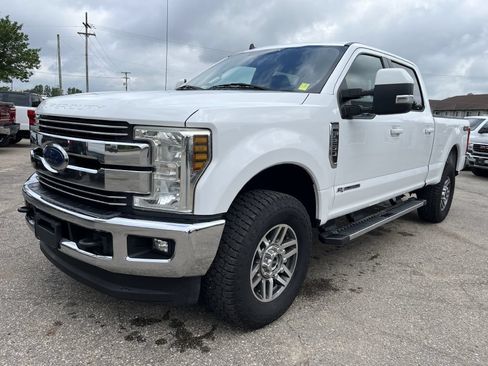 Used 2019 Ford F250 Lariat w/ Lariat Value Package AWD/4WD image 2