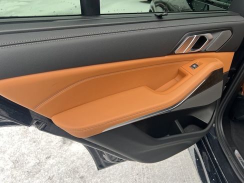 Used 2023 BMW X5 xDrive40i w/ M Sport Package image 11