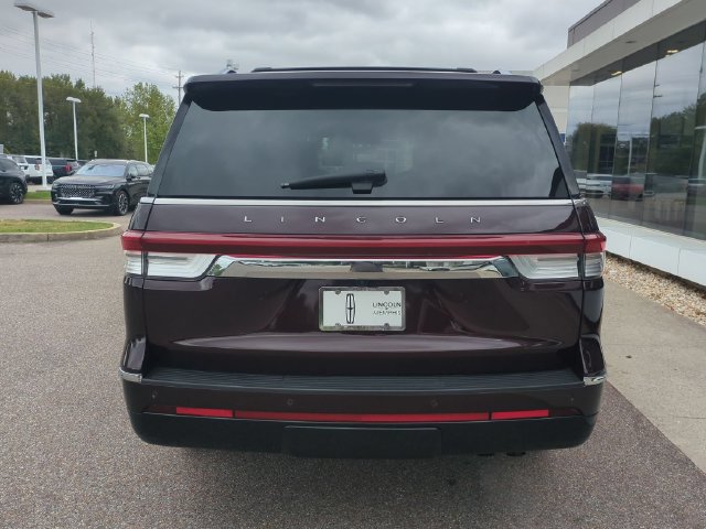 Used 2023 Lincoln Navigator Reserve AWD/4WD image 5