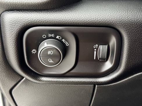 Used 2024 RAM 2500 Big Horn image 26