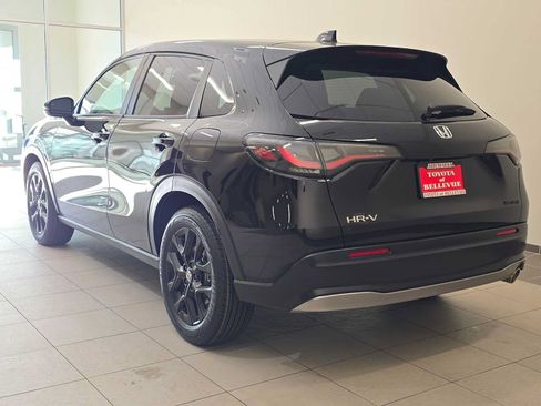 Used 2023 Honda HR-V Sport image 4