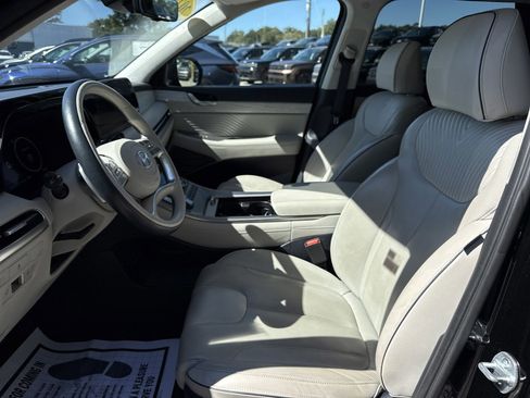 Used 2024 Hyundai Palisade Calligraphy image 11