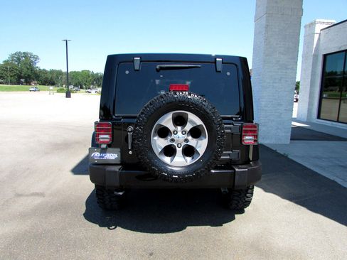 Used 2016 Jeep Wrangler Unlimited Sahara w/ Connectivity Group image 7