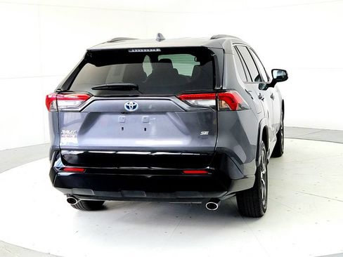 Used 2024 Toyota RAV4 SE w/ Weather & Moonroof Package AWD/4WD image 5