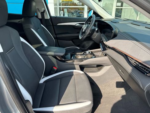 Used 2025 Buick Envision Sport Touring image 4